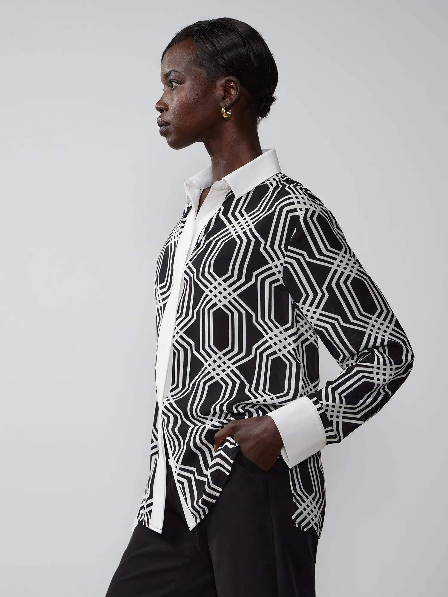 Geometric Link Print Contrast Trim Shirt